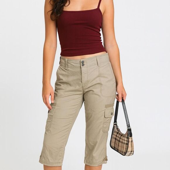 Vintage Y2K 2000s Levi's cream cargo capri pants - Picture 1 of 8